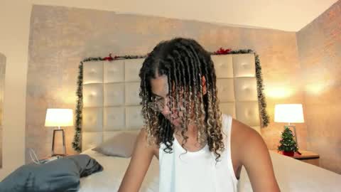 maxim online show from 12/17/25, 03:01