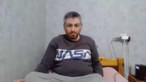 Snapshot of maximefrxx chatting on 12/26/24, 08:11 Maxime online show from 12/26/24, 08:11