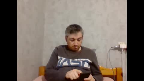 Snapshot of maximefrxx chatting on 01/12/25, 10:12 Maxime online show from 01/12/25, 10:12