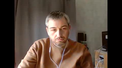 Snapshot of maximefrxx chatting on 03/03/26, 11:49 Maxime online show from 03/03/26, 11:49
