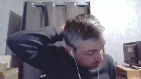 Snapshot of maximefrxx chatting on 04/14/26, 08:15 Maxime online show from 04/14/26, 08:15