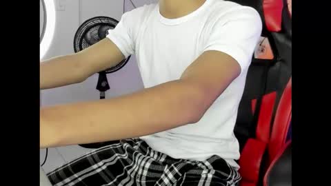 Maximiliano online show from 11/06/25, 03:02