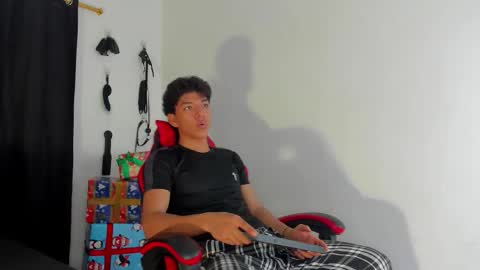 Maximiliano online show from 12/14/25, 07:51