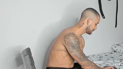 Snapshot of maximo004 chatting on 02/17/26, 04:42 Maximo online show from 02/17/26, 04:42