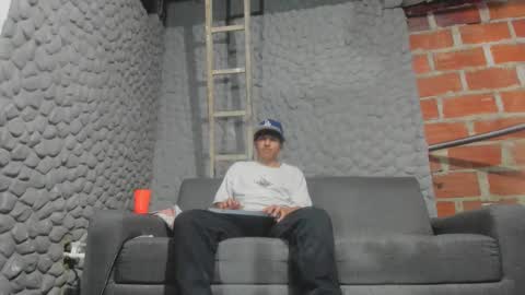 Snapshot of maximo__77 chatting on 12/19/25, 02:51 maximo__77 online show from 12/19/25, 02:51