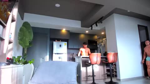 maximo_and_marcelo online show from 12/04/25, 12:03