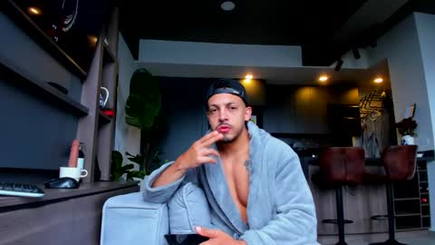 maximo_and_marcelo online show from 06/05/26, 12:11