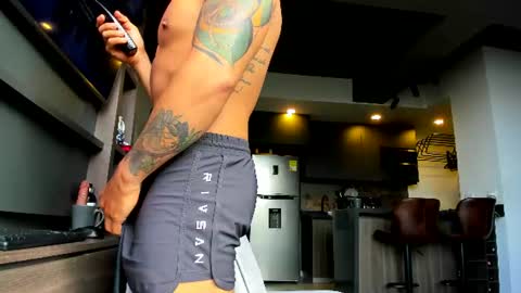 maximo_and_marcelo online show from 06/22/26, 12:02