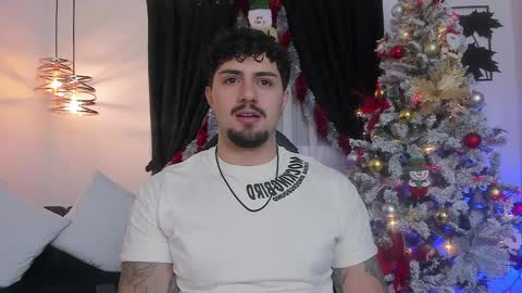 Snapshot of maximo_rodriguez chatting on 12/19/24, 06:01 Maximo online show from 12/19/24, 06:01