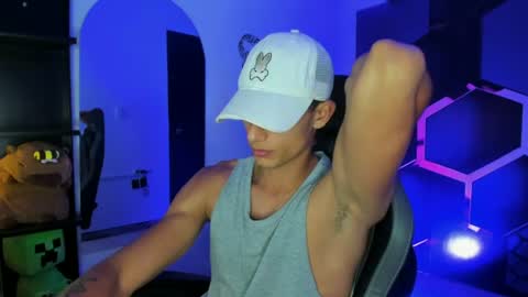 Snapshot of maximo_romano chatting on 06/25/26, 07:07 Maximo online show from 06/25/26, 07:07