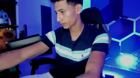 Snapshot of maximo_romano chatting on 07/27/26, 07:43 Maximo online show from 07/27/26, 07:43