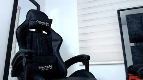 Maximo Sebastian online show from 02/23/25, 09:59