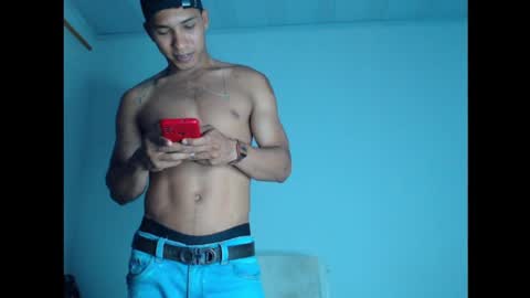 Snapshot of maximo_vega_new chatting on 12/13/24, 08:15 Maximo Aron Vega online show from 12/13/24, 08:15
