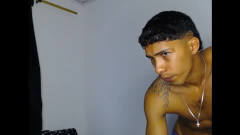 Snapshot of maximo_vega_new chatting on 12/21/24, 10:30 Maximo Aron Vega online show from 12/21/24, 10:30