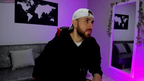 Maximo Wolf online show from 12/22/25, 07:55