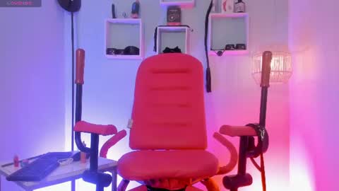 MAXIMO online show from 06/17/26, 04:26