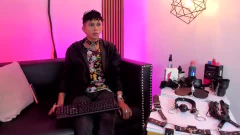 MAXIMO online show from 06/20/26, 03:09