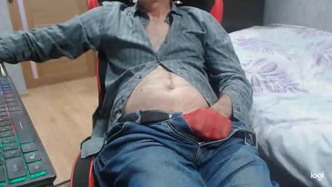 maximus3334 online show from 10/08/25, 12:25