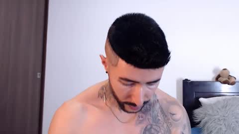 Independent Model online show from 02/02/25, 04:05