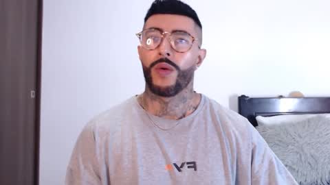 Independent Model online show from 02/05/25, 03:02