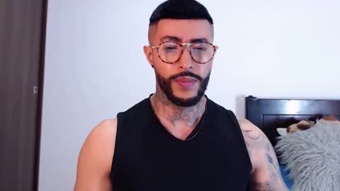 Independent Model online show from 02/09/25, 04:14