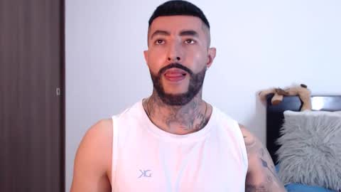 Independent Model online show from 02/14/25, 03:33