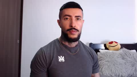 Independent Model online show from 03/10/25, 06:49