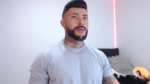 Independent Model online show from 09/16/25, 02:12