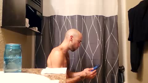 Snapshot of maximusdemitrious chatting on 12/14/25, 12:49 maximusdemitrious online show from 12/14/25, 12:49