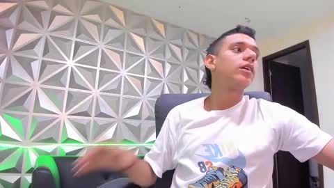 Snapshot of maximuss_19 chatting on 12/26/24, 07:05 Maximus online show from 12/26/24, 07:05