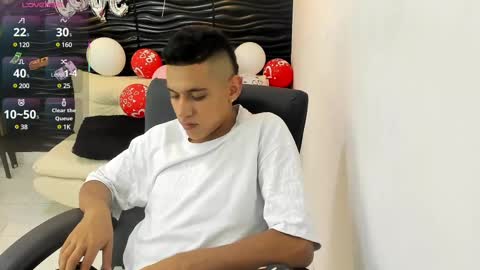 Snapshot of maximuss_19 chatting on 02/17/25, 08:15 Maximus online show from 02/17/25, 08:15