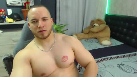 Snapshot of maximussantorini chatting on 12/10/24, 08:40 maximus online show from 12/10/24, 08:40