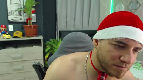 Snapshot of maximussantorini chatting on 12/19/24, 04:45 maximus online show from 12/19/24, 04:45