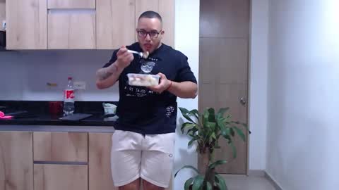 Snapshot of maximussantorini chatting on 01/11/26, 12:26 maximus online show from 01/11/26, 12:26