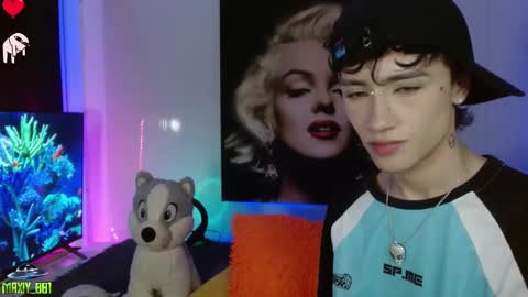 Snapshot of maxiy_001 chatting on 01/25/25, 06:12 Max online show from 01/25/25, 06:12