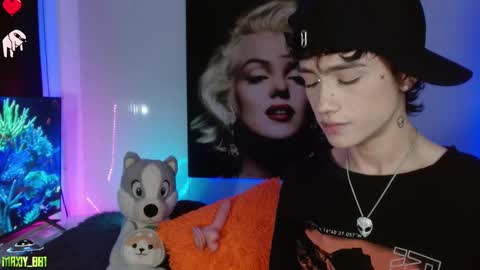 Snapshot of maxiy_001 chatting on 01/28/25, 03:57 Max online show from 01/28/25, 03:57
