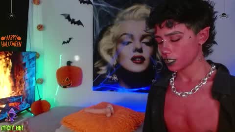 Max online show from 10/25/25, 04:31