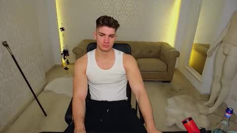 MaxKaiden online show from 11/15/25, 06:00