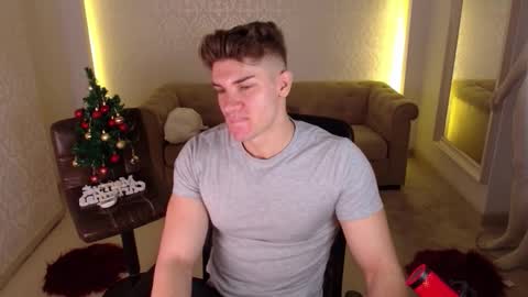 MaxKaiden online show from 12/03/25, 06:10