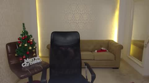 MaxKaiden online show from 12/23/25, 05:49