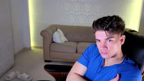 MaxKaiden online show from 06/25/26, 04:23