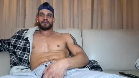 Snapshot of maxpac_rocco chatting on 10/02/25, 01:29 Luca Dominus online show from 10/02/25, 01:29