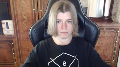 Snapshot of maxplay18 chatting on 02/02/25, 12:13 Max online show from 02/02/25, 12:13