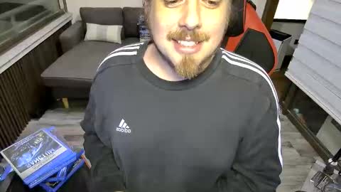 Snapshot of maxredz chatting on 03/05/25, 04:02 Max online show from 03/05/25, 04:02