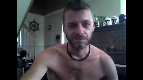 Snapshot of maxthewolf chatting on 09/18/25, 01:24 MaxTheWolf online show from 09/18/25, 01:24