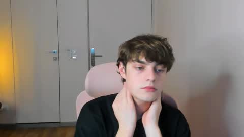 Max online show from 03/01/26, 03:36