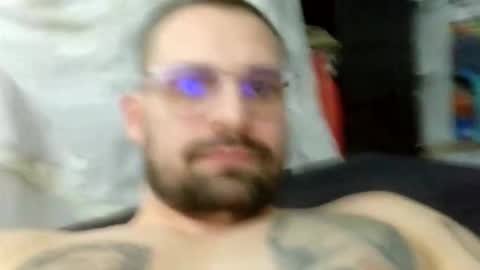 Snapshot of maxview67 chatting on 12/19/25, 05:09 Max online show from 12/19/25, 05:09