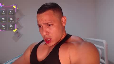 Snapshot of maxwel949813 chatting on 10/14/25, 05:52 Max online show from 10/14/25, 05:52