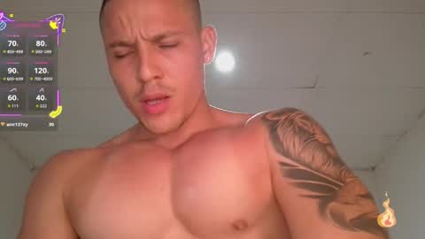 Snapshot of maxwel949813 chatting on 04/12/26, 04:39 Max online show from 04/12/26, 04:39
