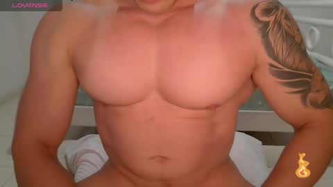 Snapshot of maxwel949813 chatting on 04/15/26, 02:51 Max online show from 04/15/26, 02:51
